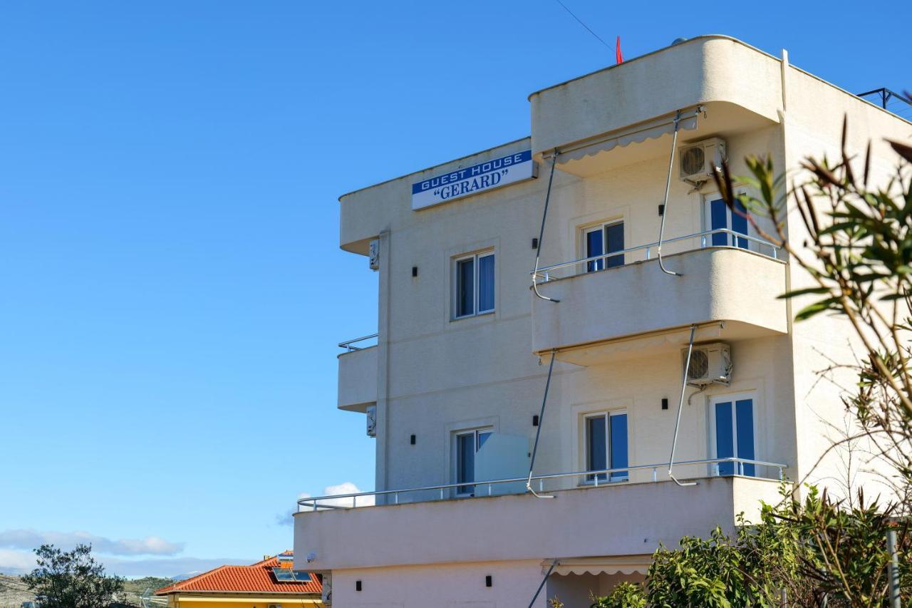 Guest House Gerard Ксамил Екстериор снимка