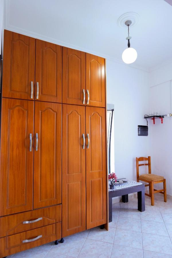Guest House Gerard Ксамил Екстериор снимка