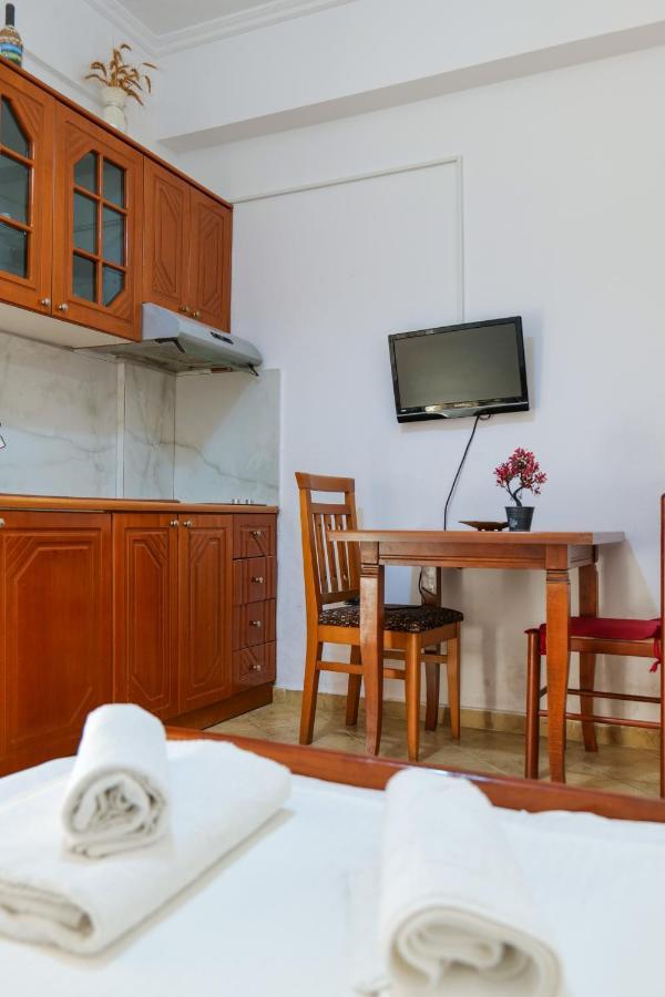 Guest House Gerard Ксамил Екстериор снимка